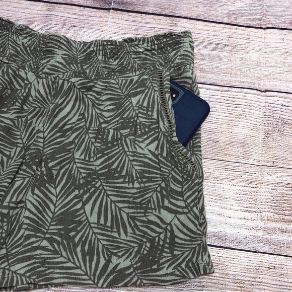 Three Dots Green Printed Beachy Leaves Pull On High Waisted Shorts Size L - Picture 7 of 8